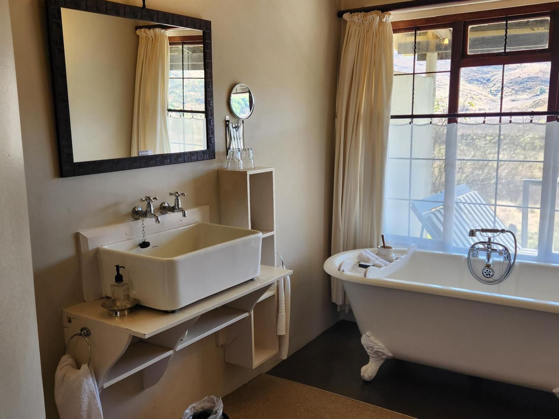 Suite with Mountain View