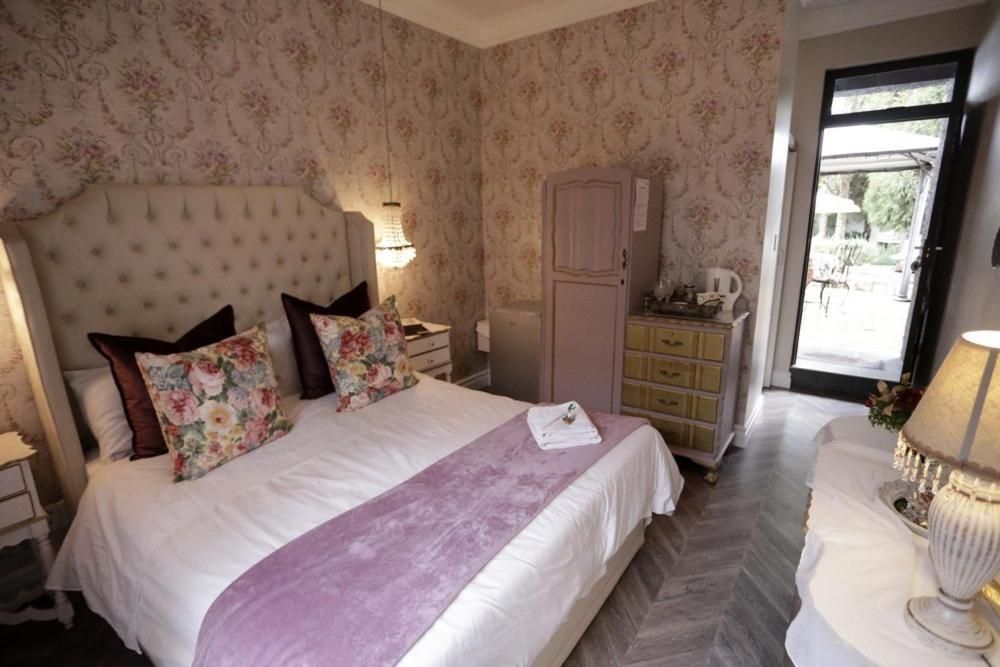 Superior Queen Room 5