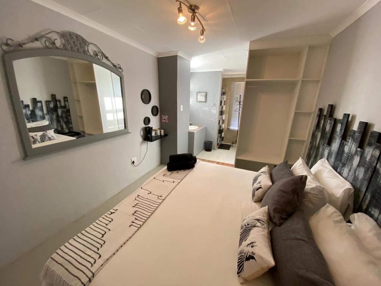 Junior King Room