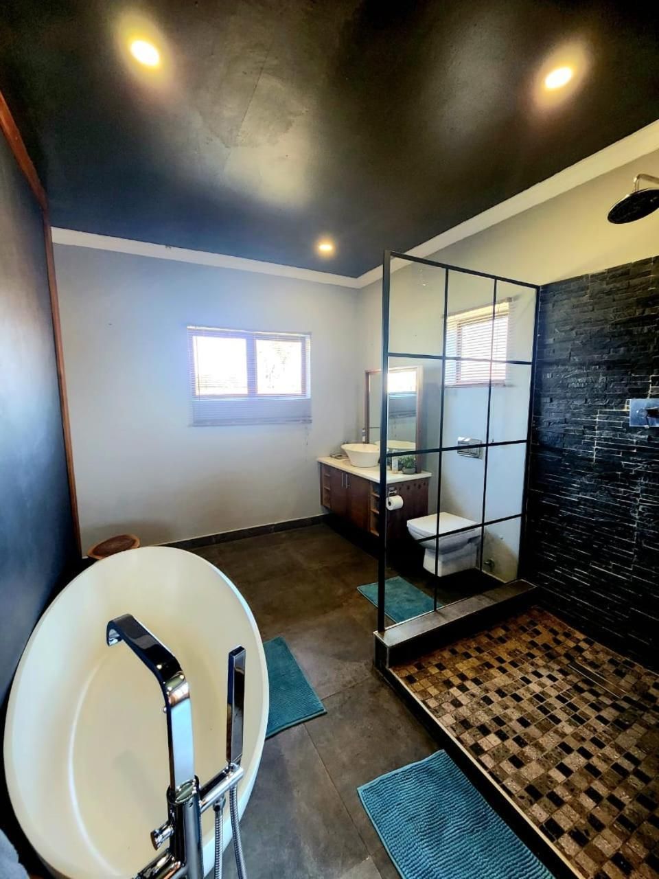 Deluxe Family Suite