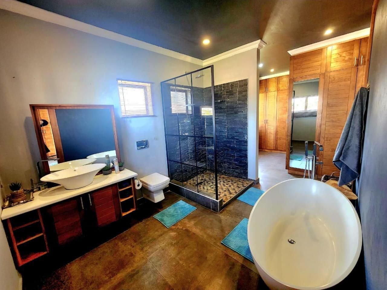 Deluxe Family Suite