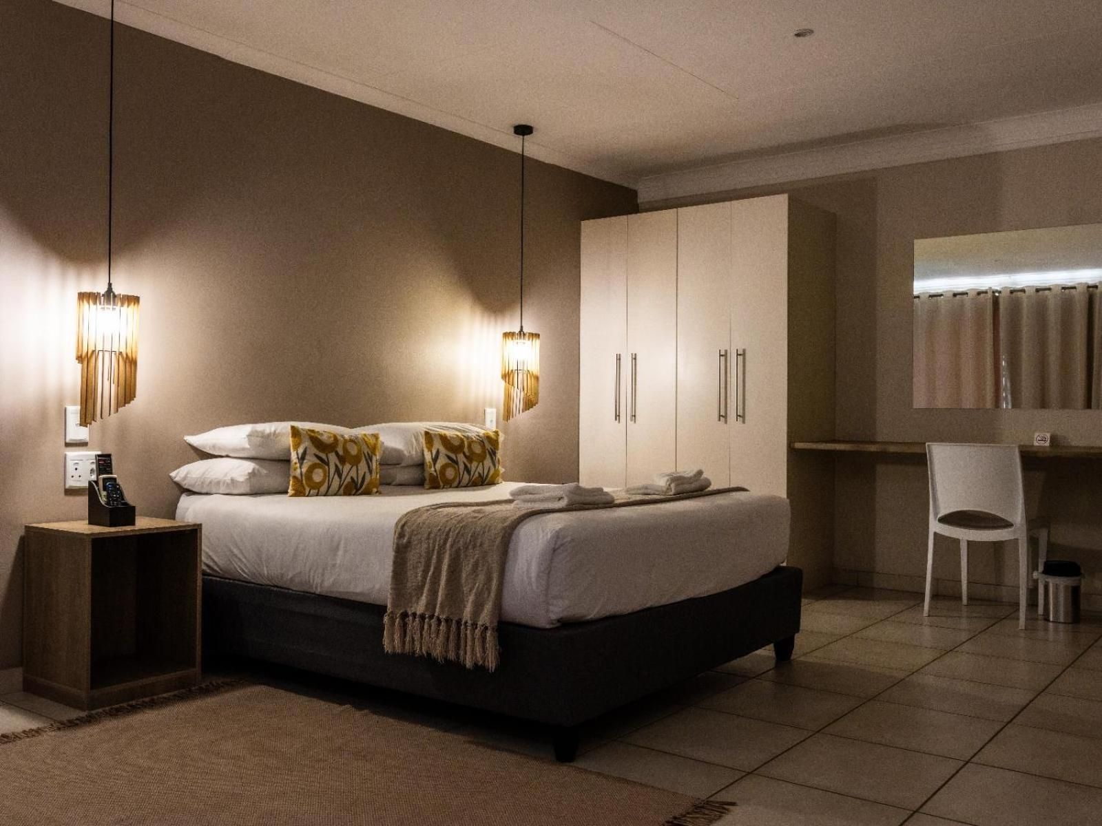 Luxury Queen Room