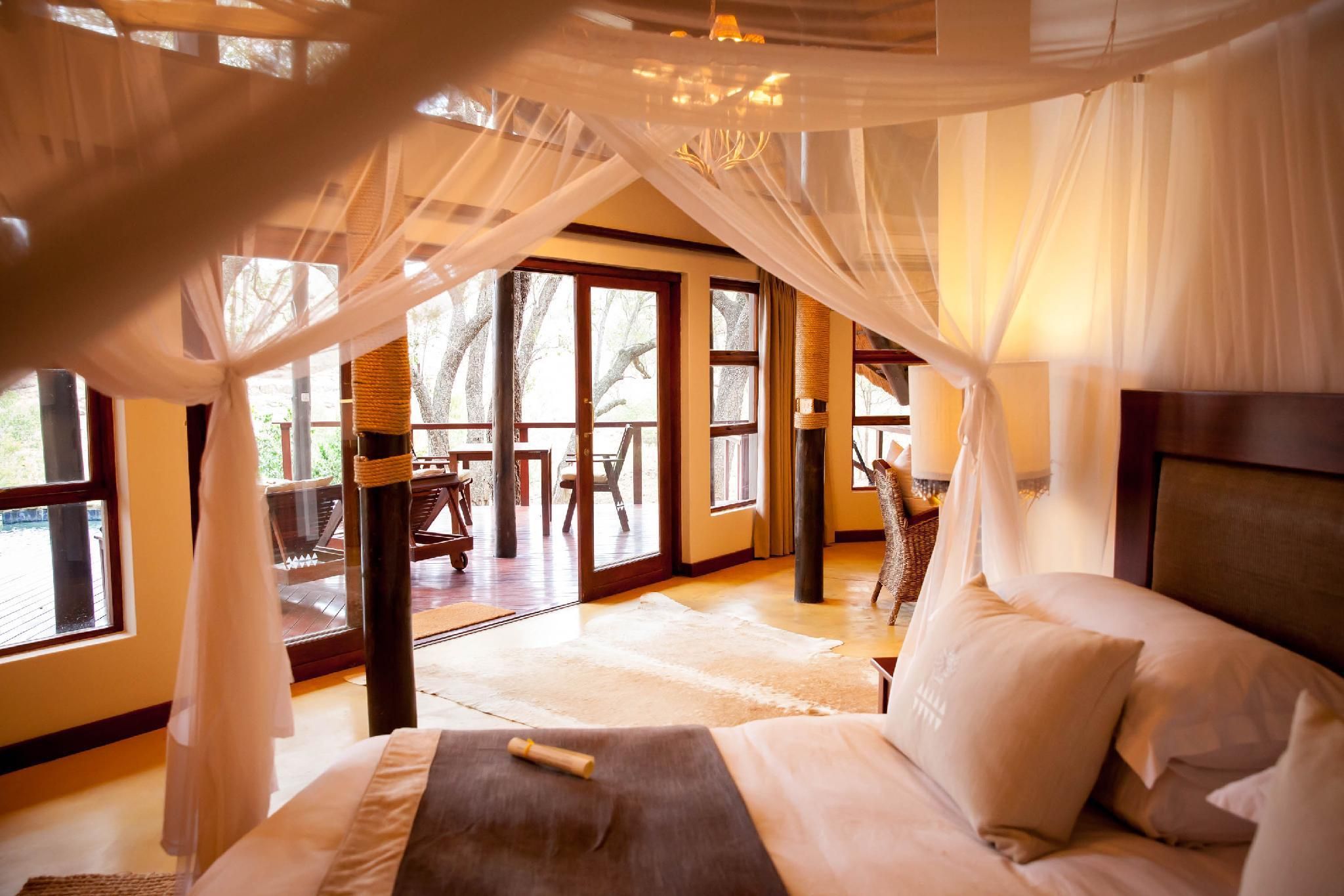 Honeymoon Suite