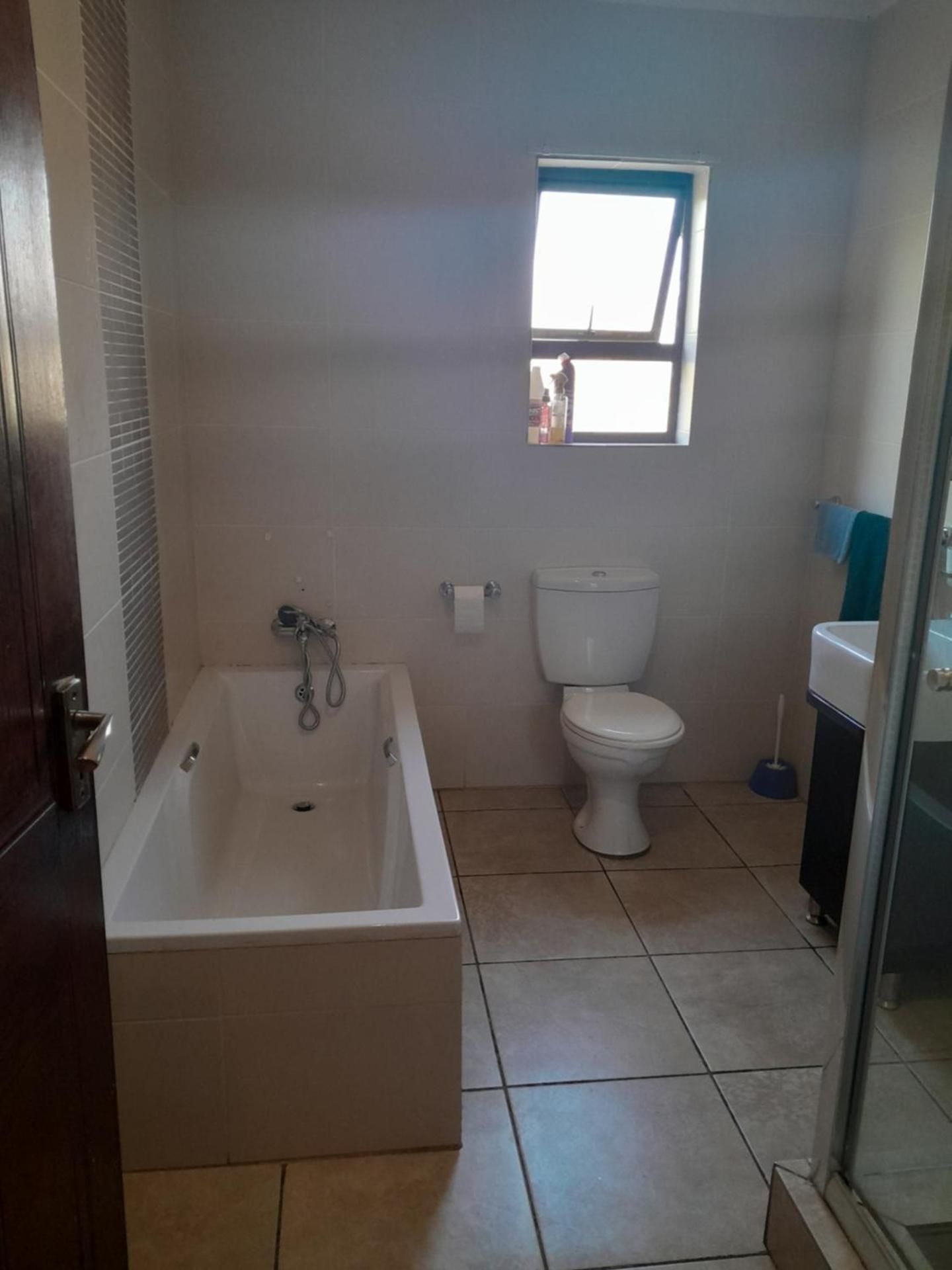 Secunda BackPackers 8-Bed Male Dormitory Room 2