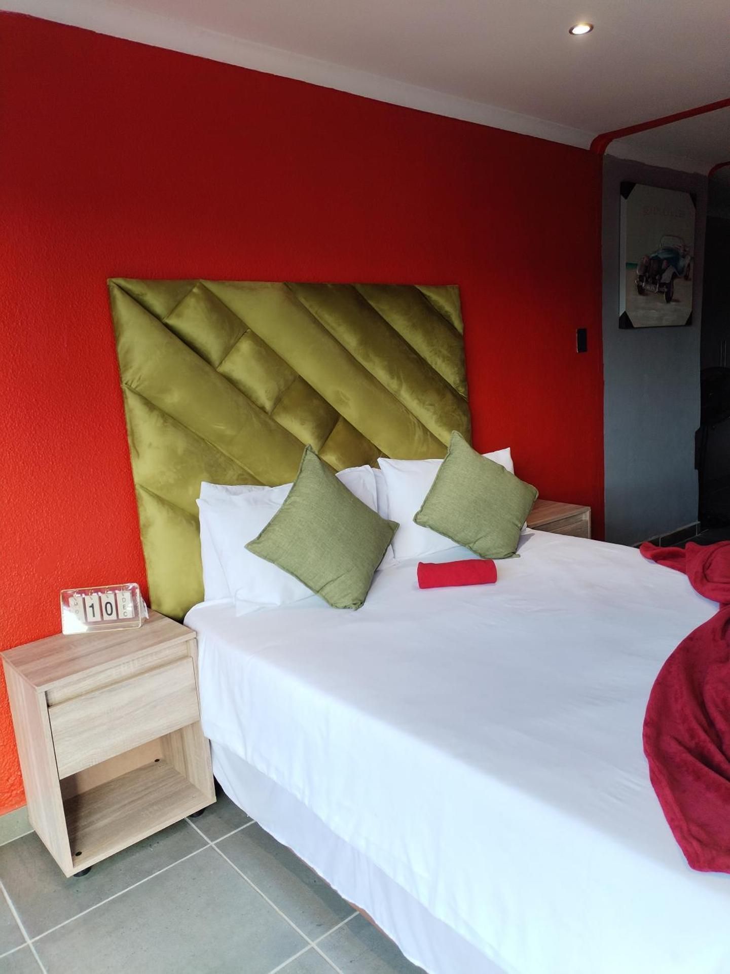 Deluxe Queen Suite