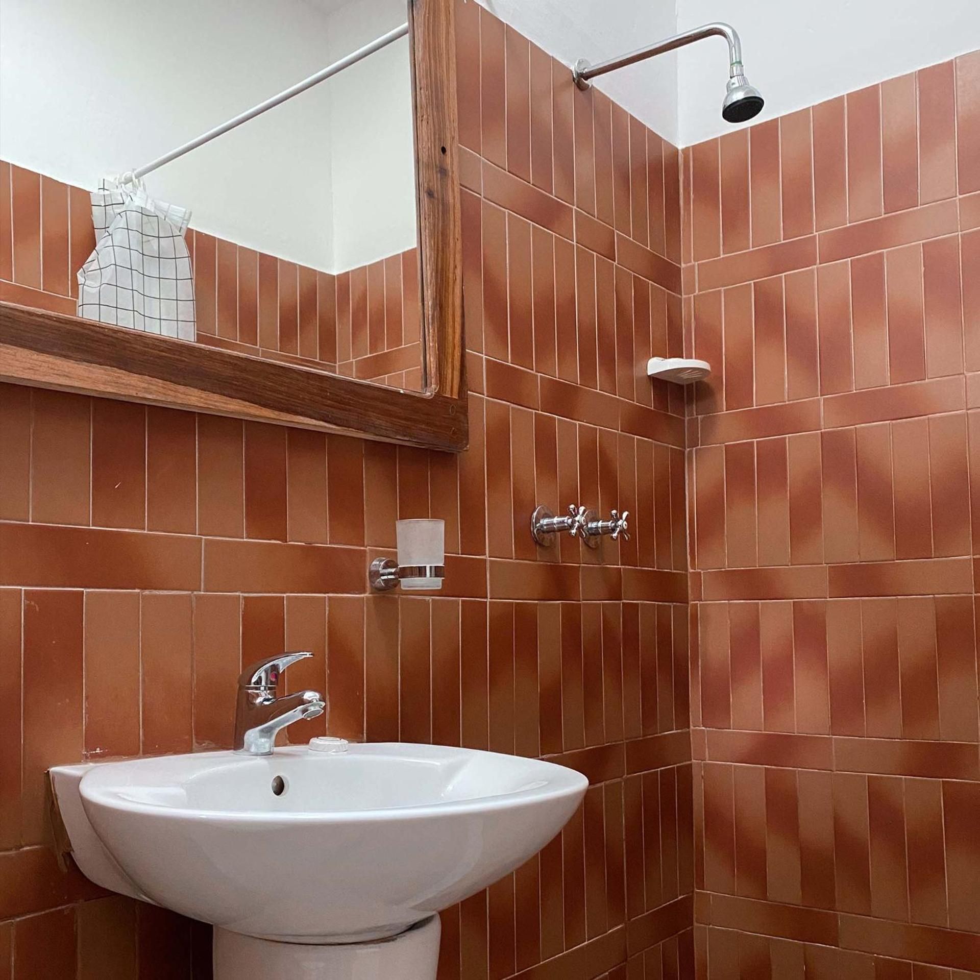 Samara Lodge Deluxe Double Room with Balcony 2