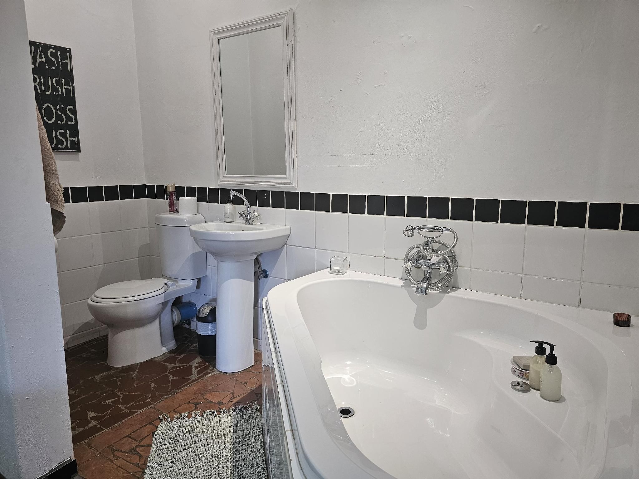 2-Bedroom Cottage with Private Garden