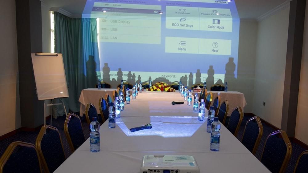 e3025538e5d68adb820b71458f05165e