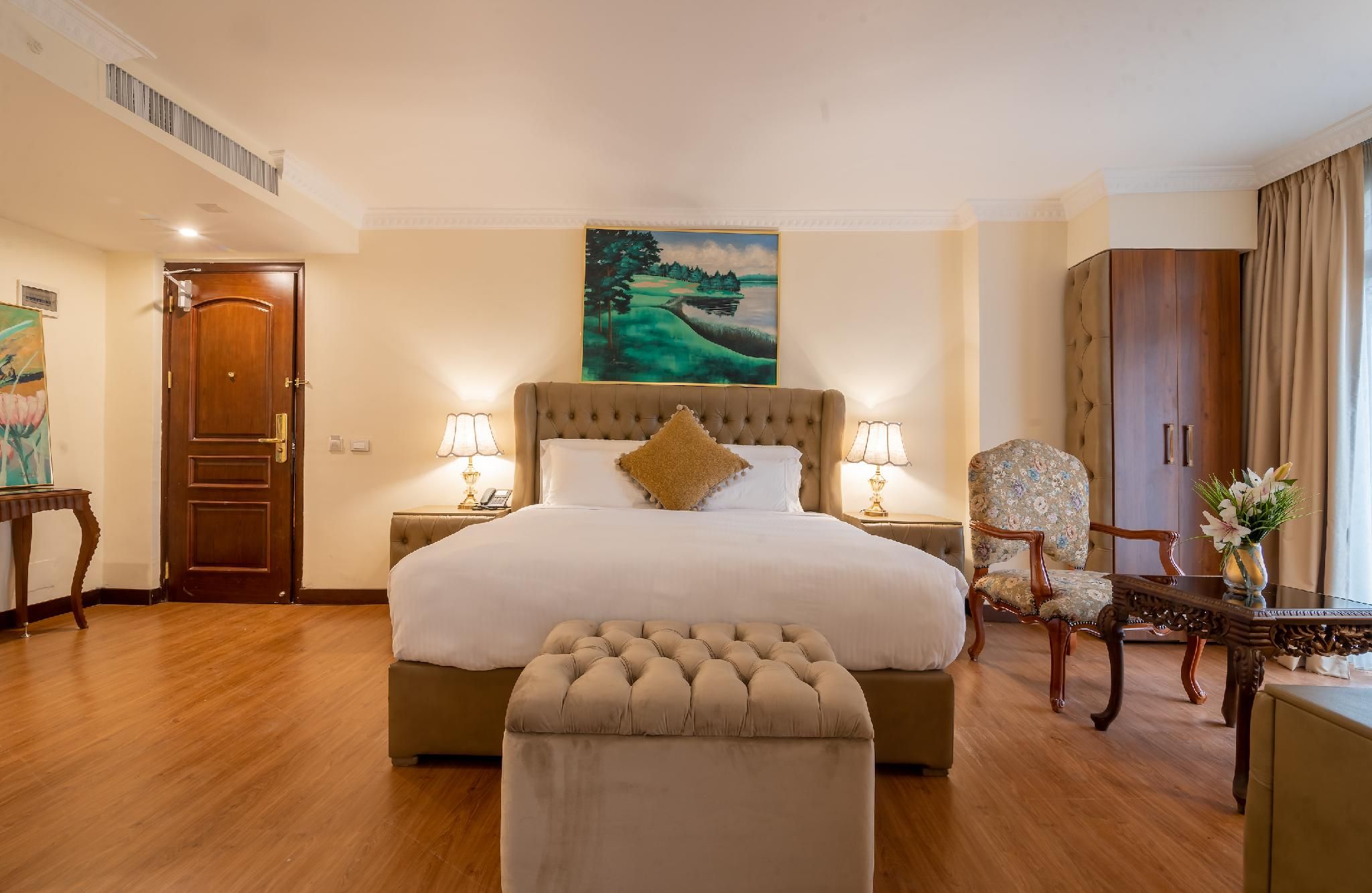 Deluxe Family Room