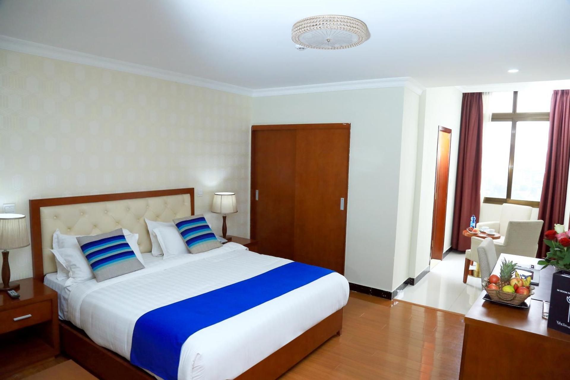 Deluxe Room with 1 King Bed