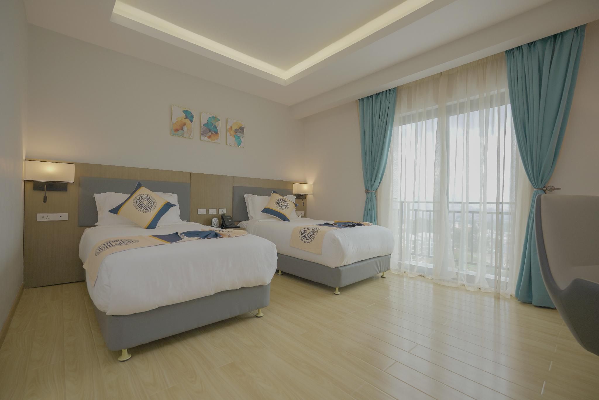 Standard Twin Room with Balcony