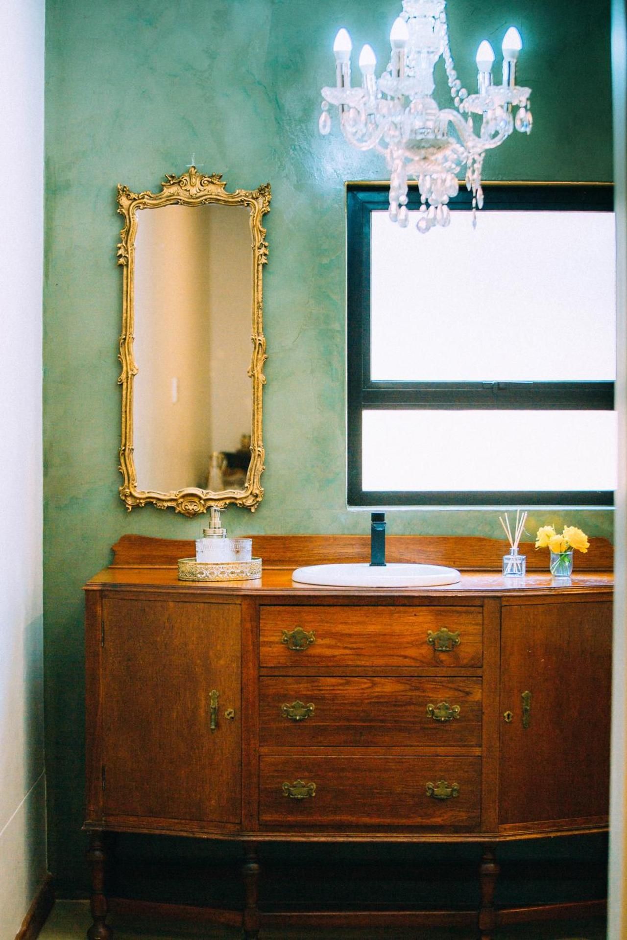 Deluxe Room 6