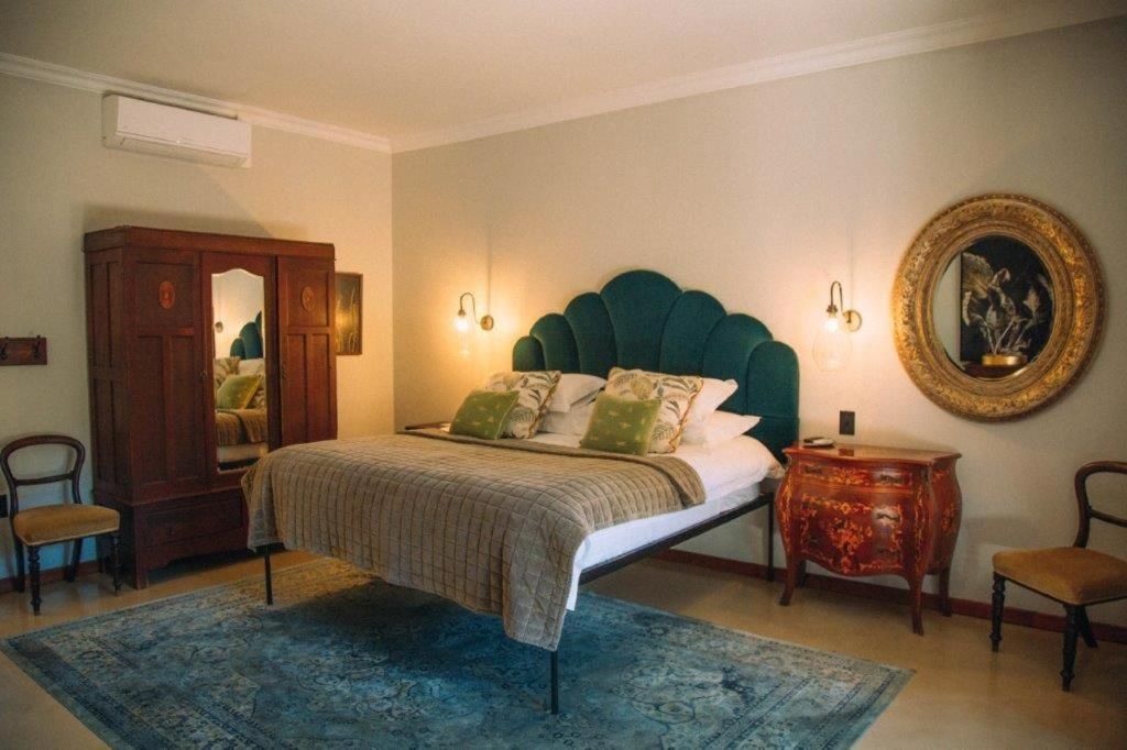 Deluxe Room 9