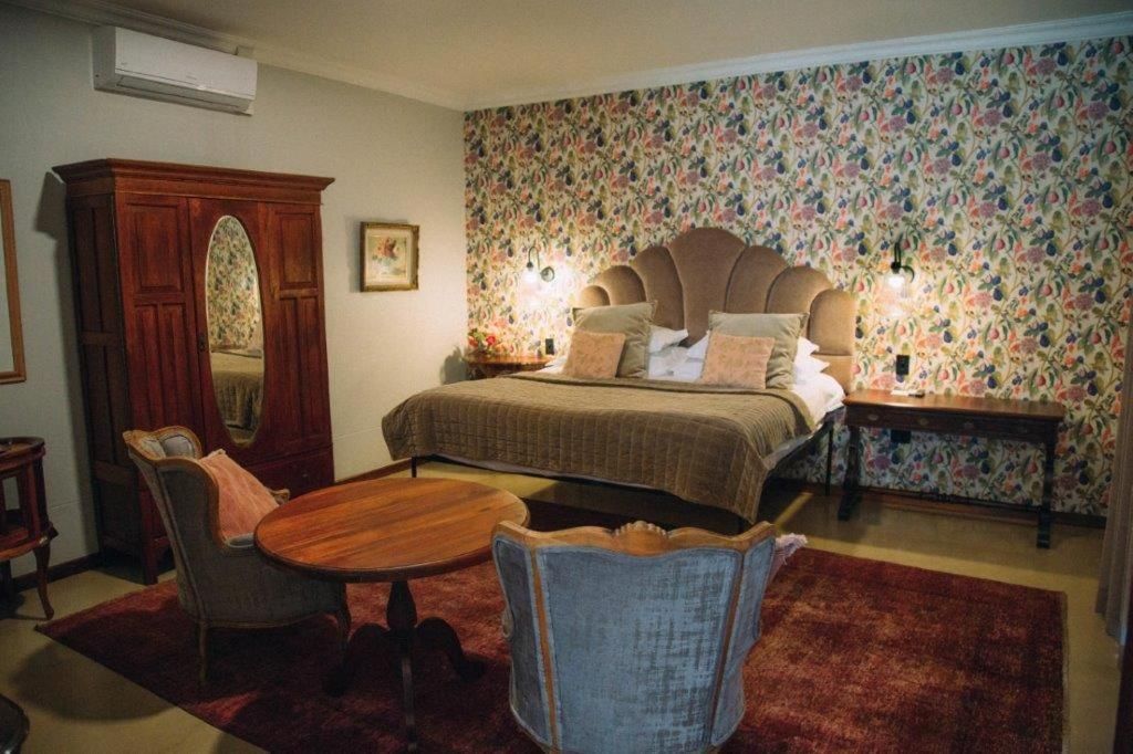 Deluxe Room 5