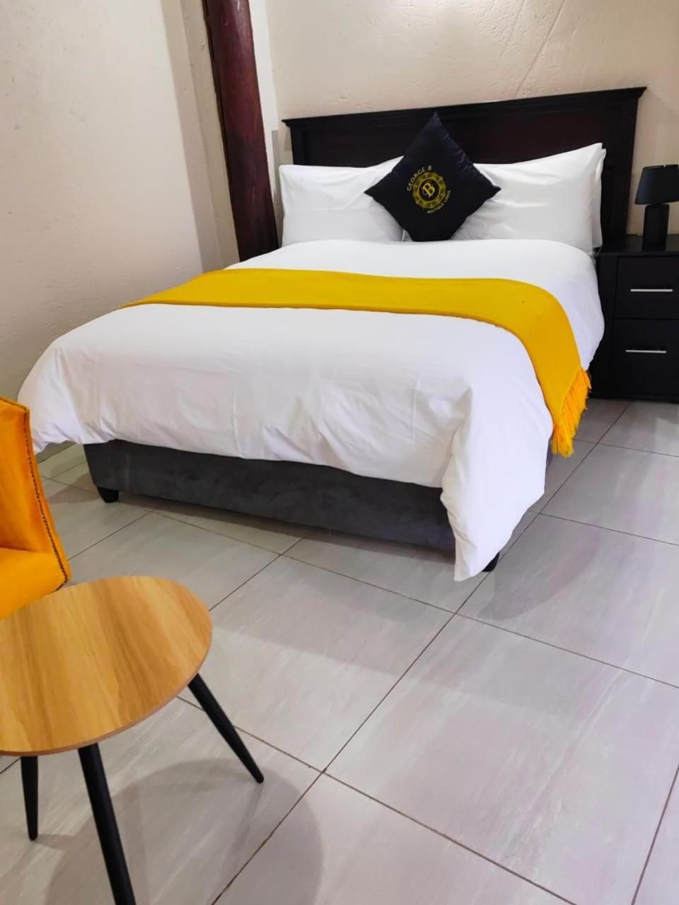 GEORGE B BOUTIQUE LODGE Standard Queen Room