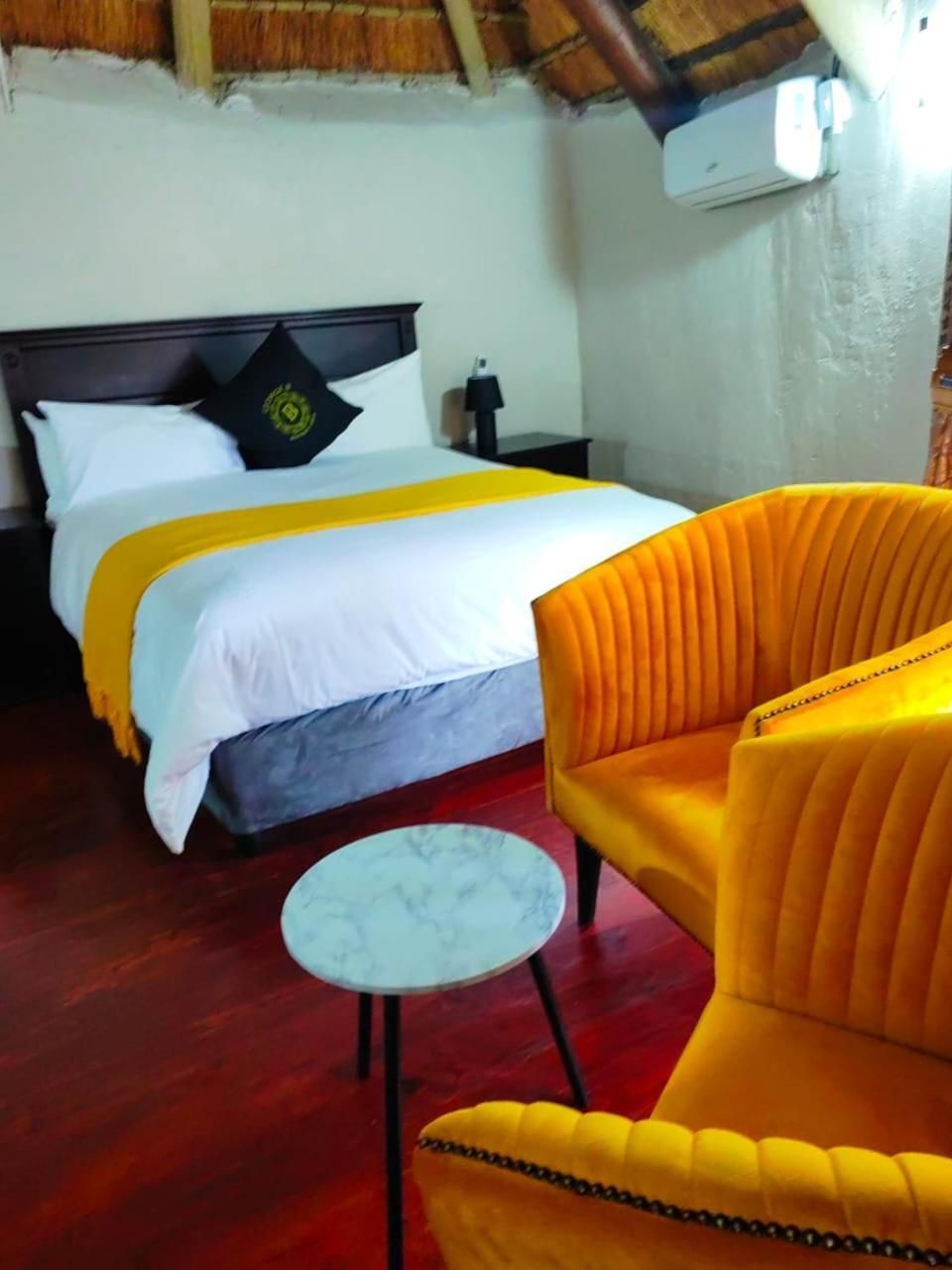 GEORGE B BOUTIQUE LODGE Standard Queen Room 3