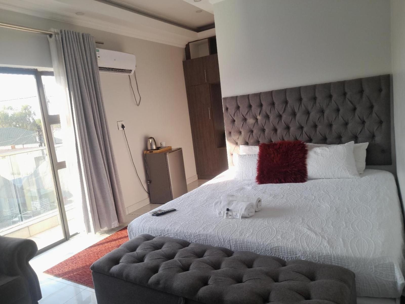 Classic Queen Room