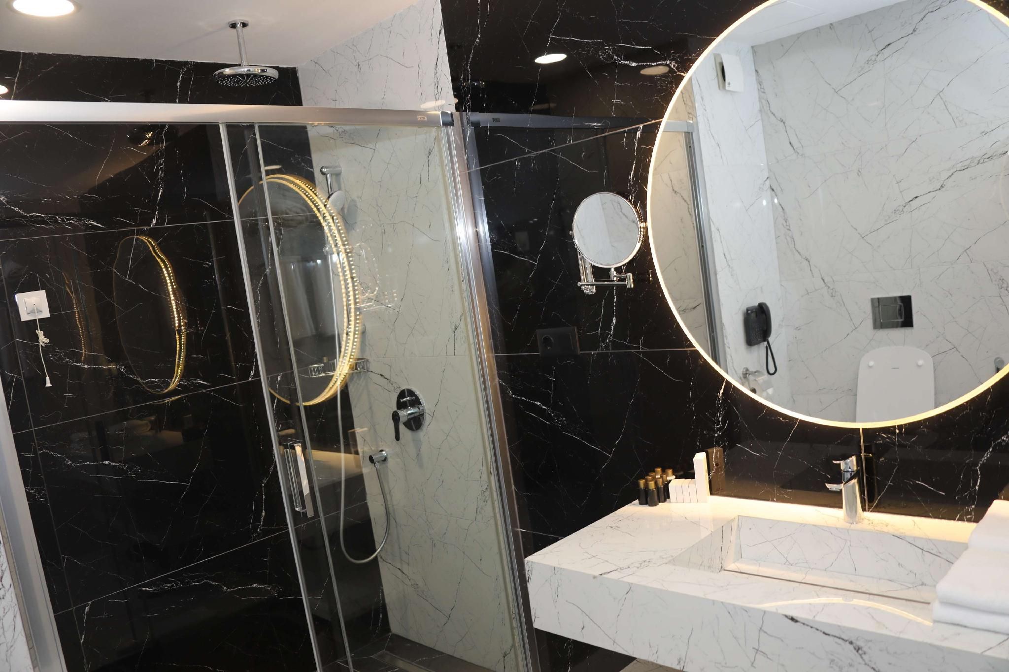 1 Queen Bed, Nonsmoking, Deluxe Room, City View