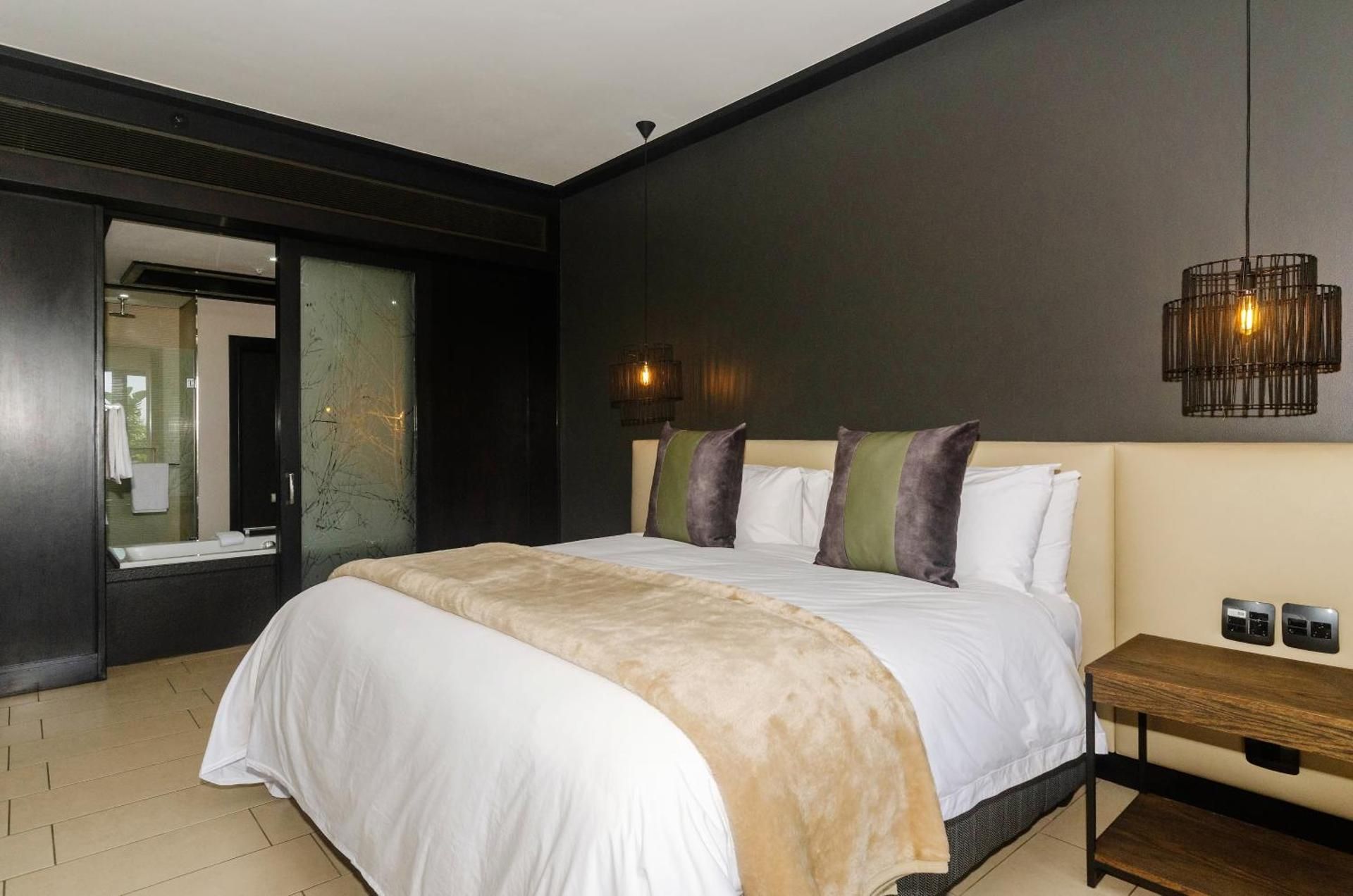 King Studio with Sofa Bed