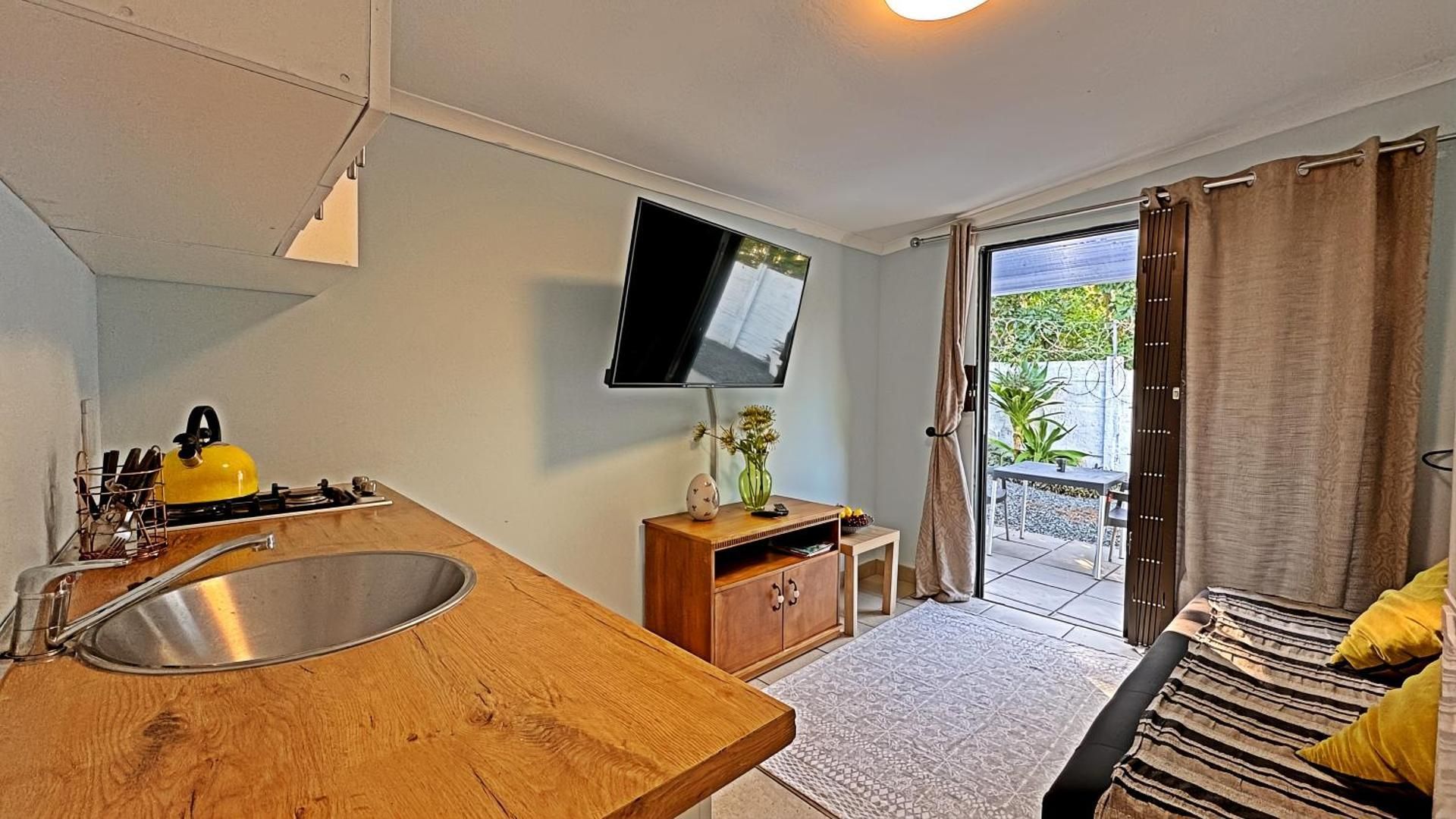 Apartment with Garden View