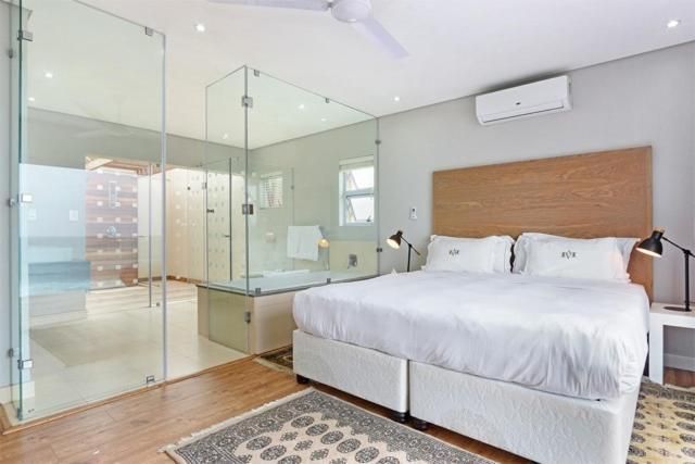 Deluxe Suite with Sea View