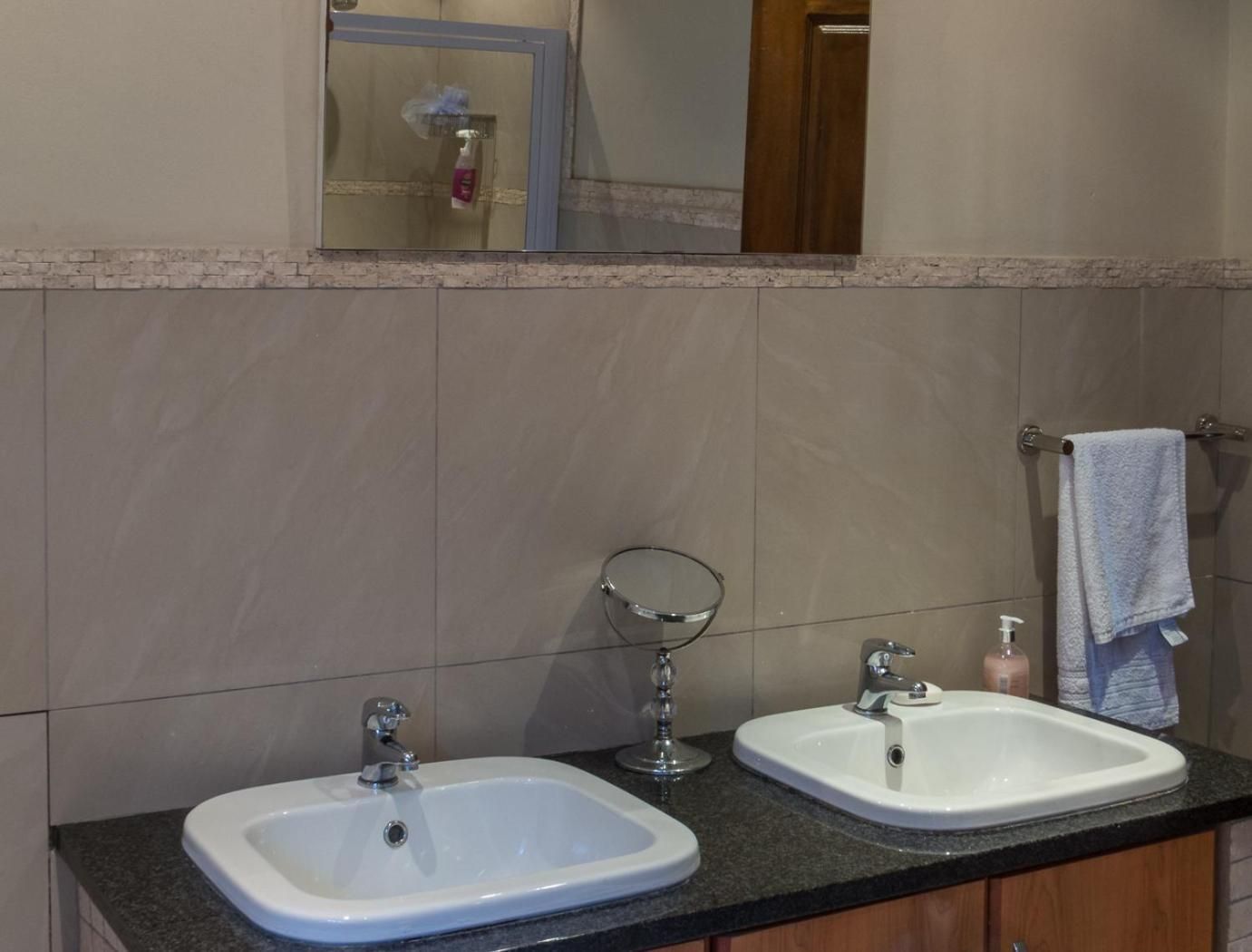 The Ekhaya Guest House Ballito Double or Twin Room with Shower 3