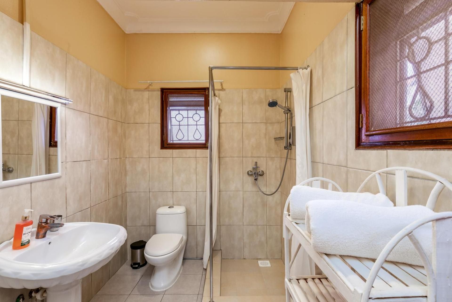 2 Friends Beach Hotel Standard Double Room 3