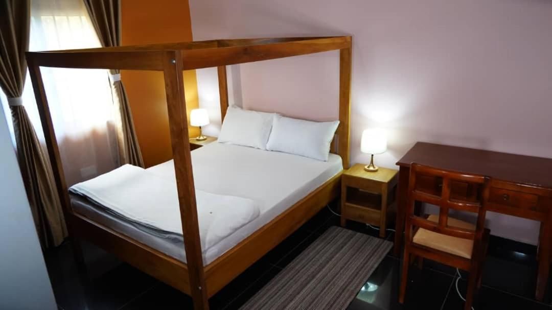 Deluxe Double Room (2 Adults + 1 Child)