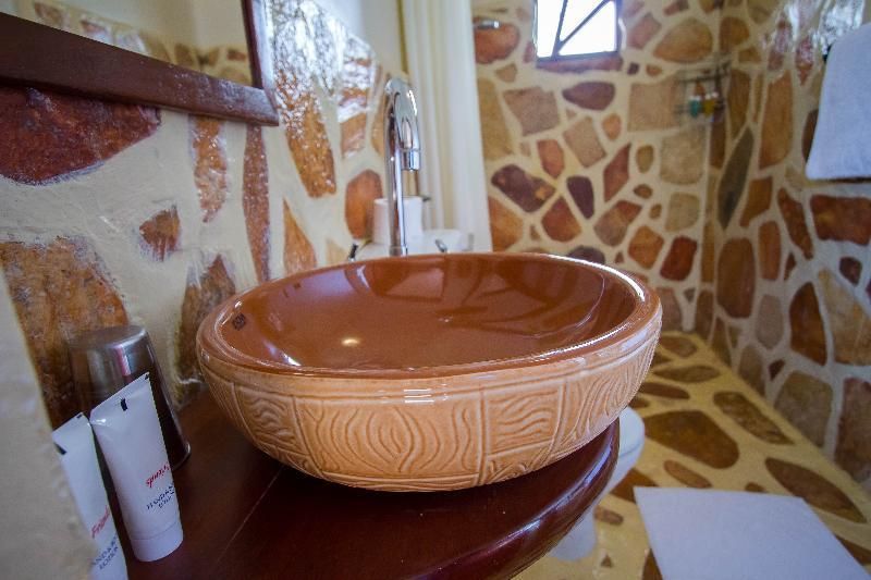 2 Friends Guest house Deluxe Twin Room with Pool View 3