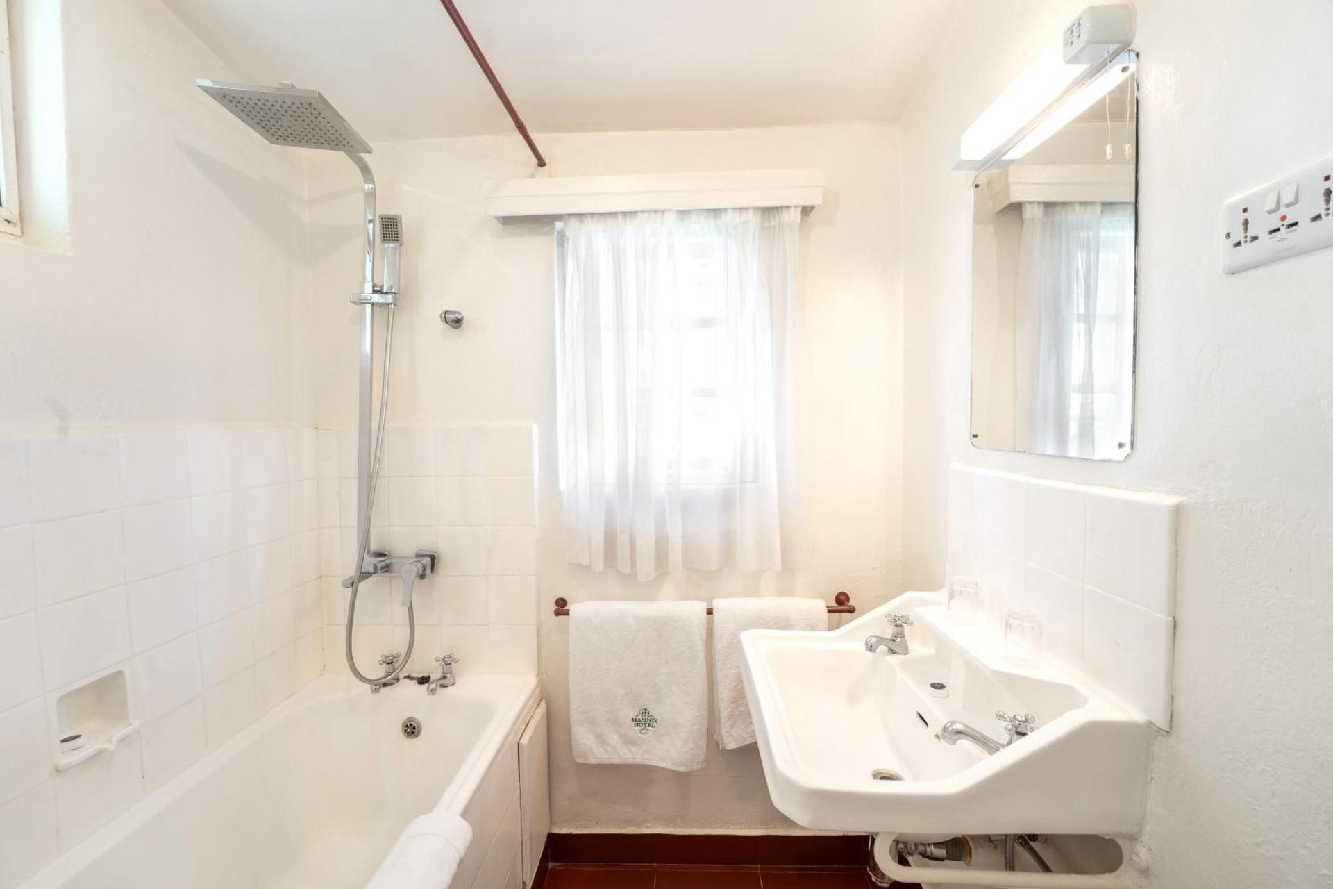 Masindi Hotel Deluxe Twin Room 3