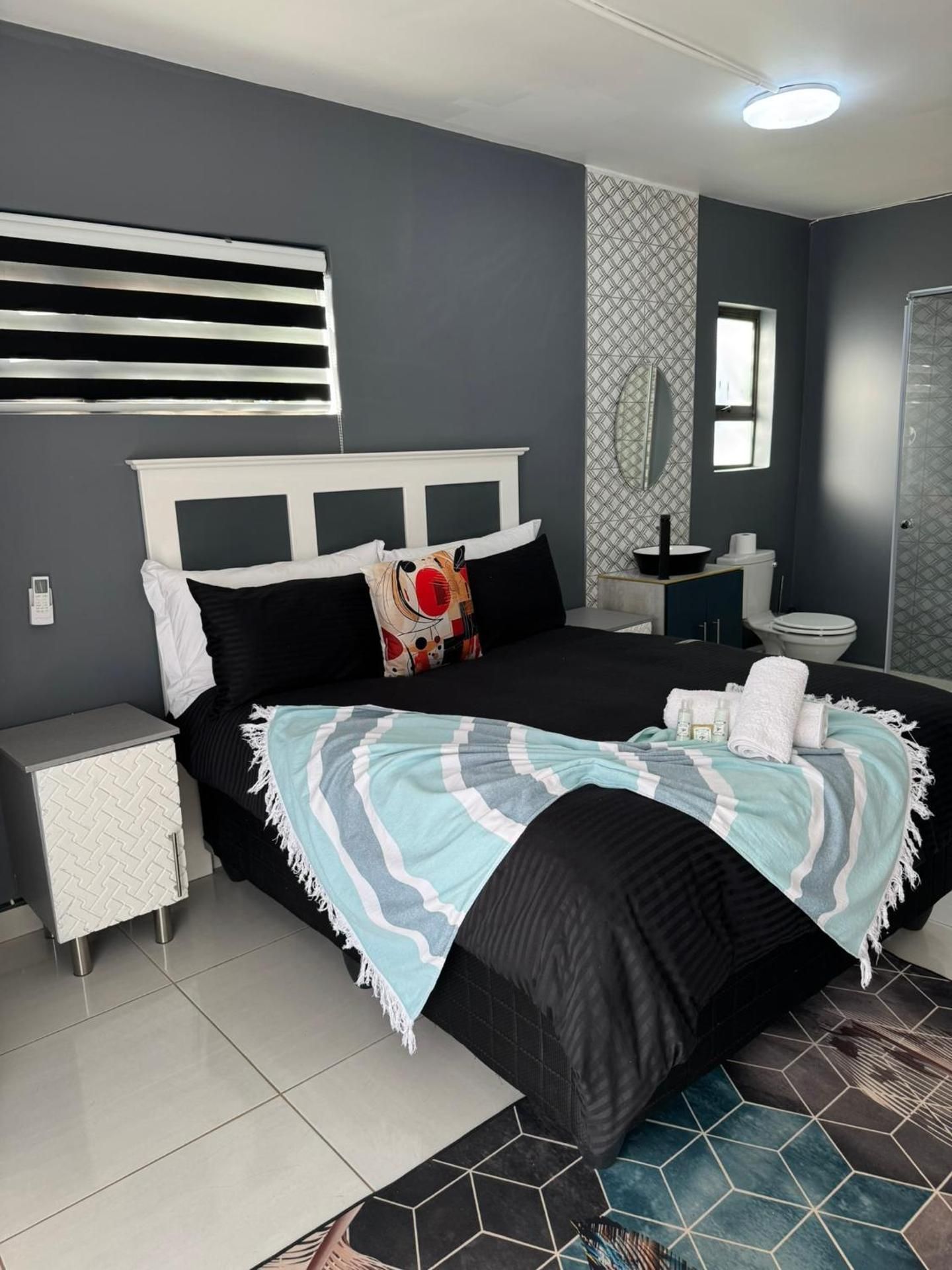 Standard Queen Room