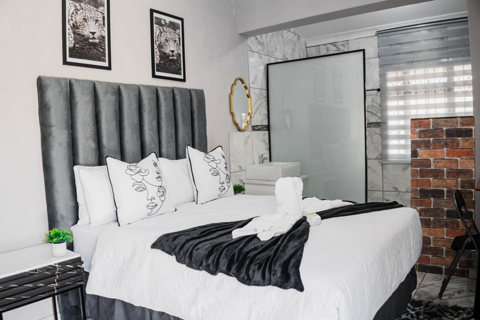 Double Room with Pool View