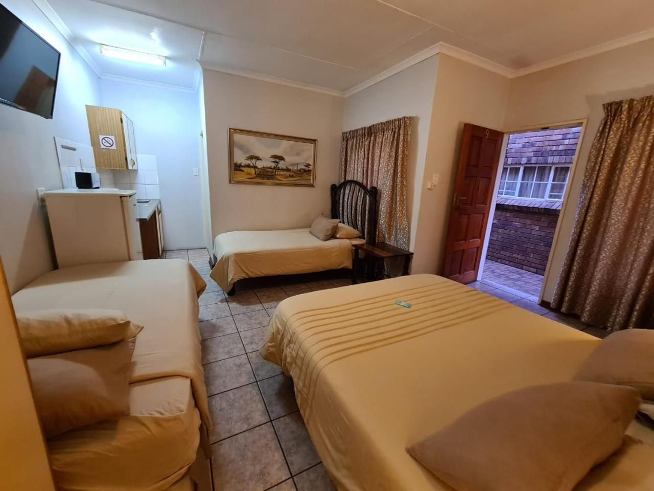 Triple Room