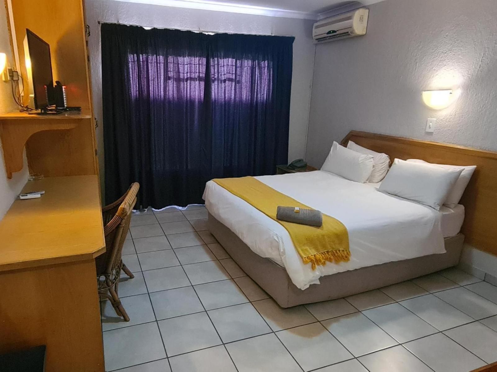 Standard Queen Room