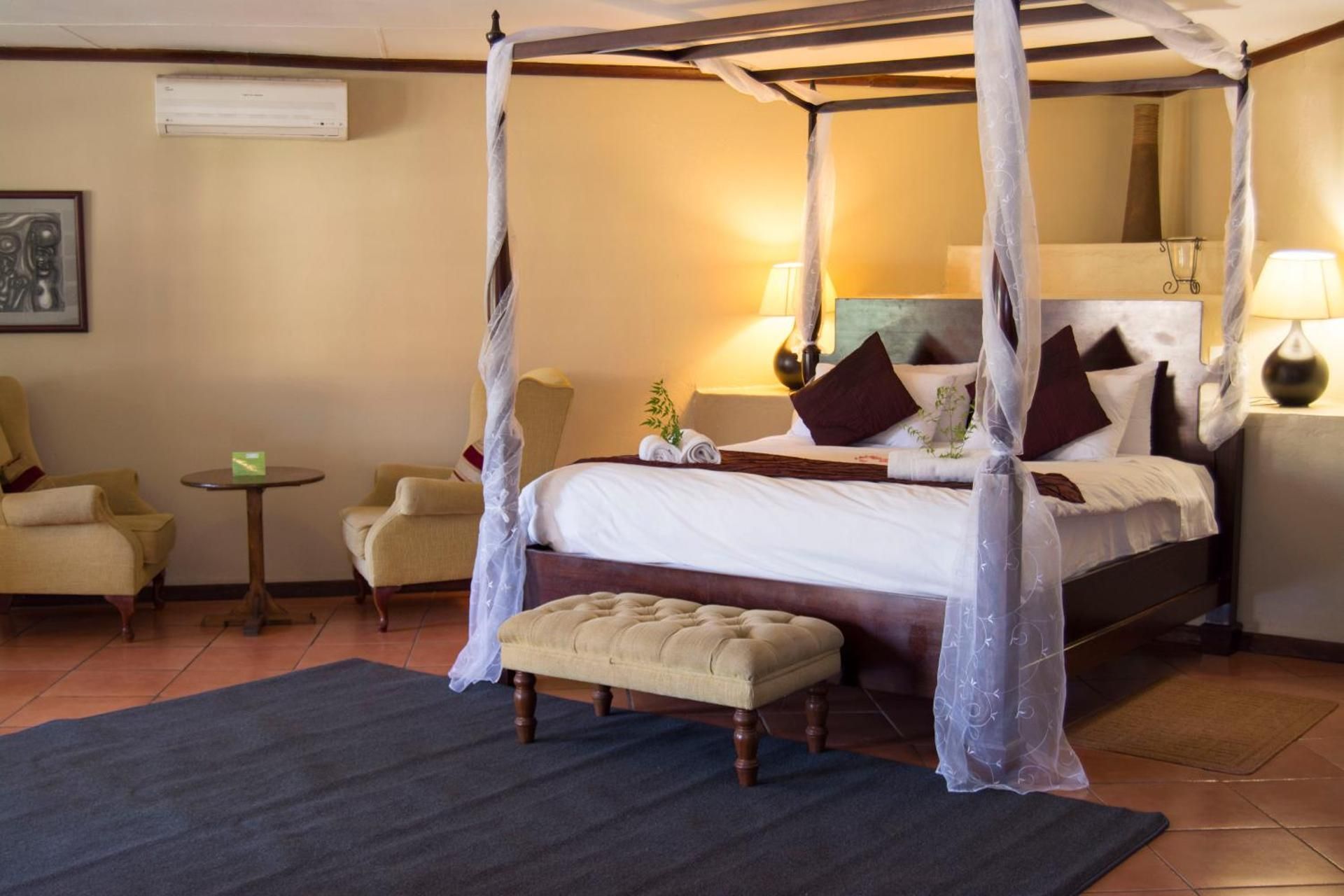 Luxury Honeymoon Suite