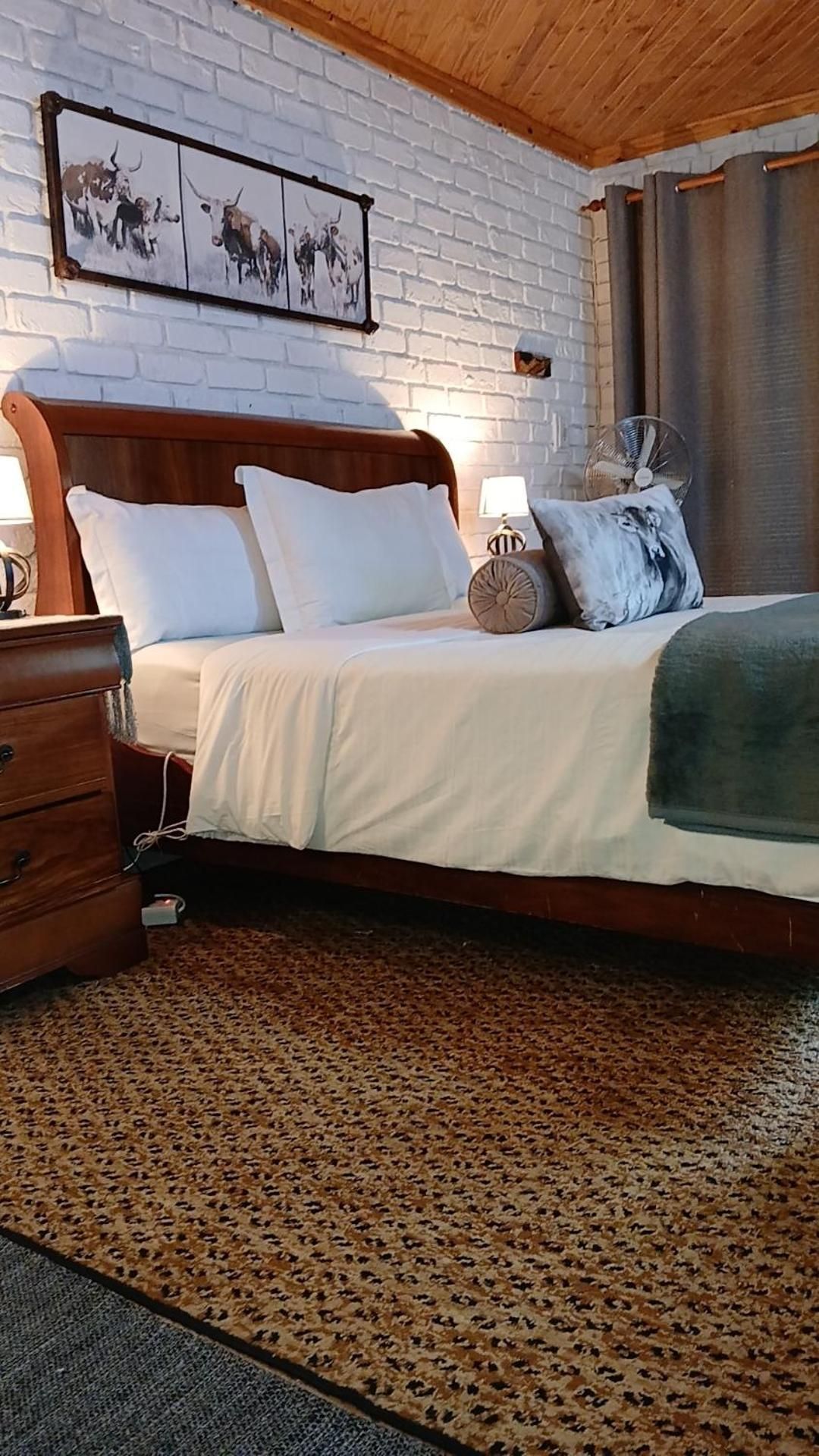 Queen Room