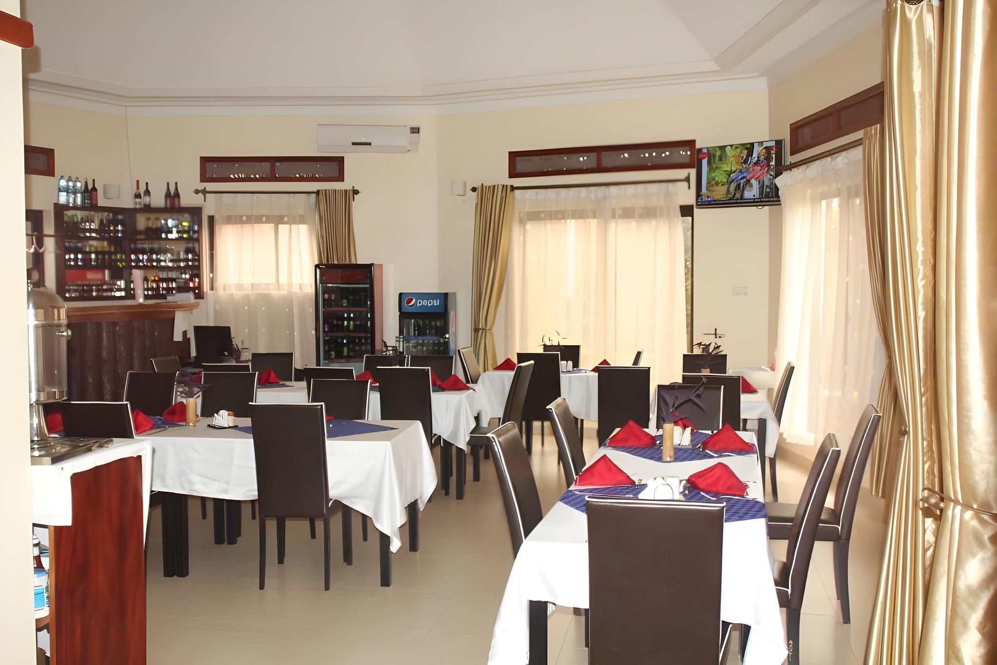 restaurant (private room)