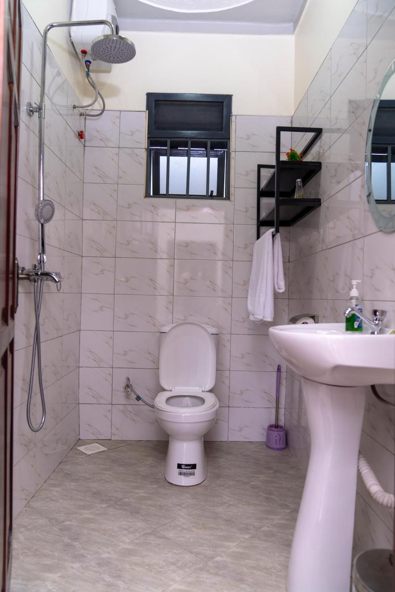 Classic One-Bedroom Apartment with King Bed