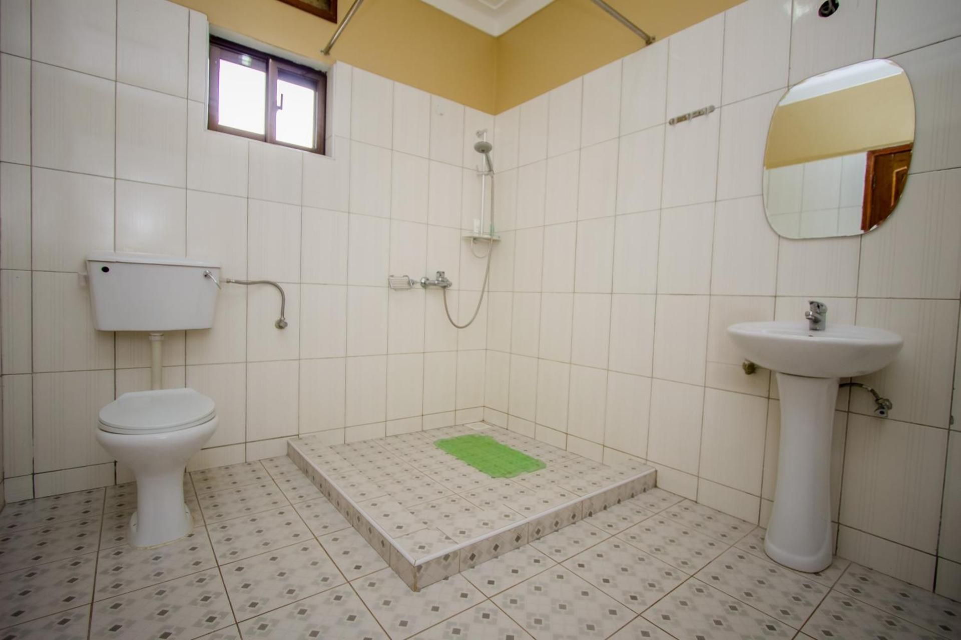 Tuzza Hotel Superior Double Room 2