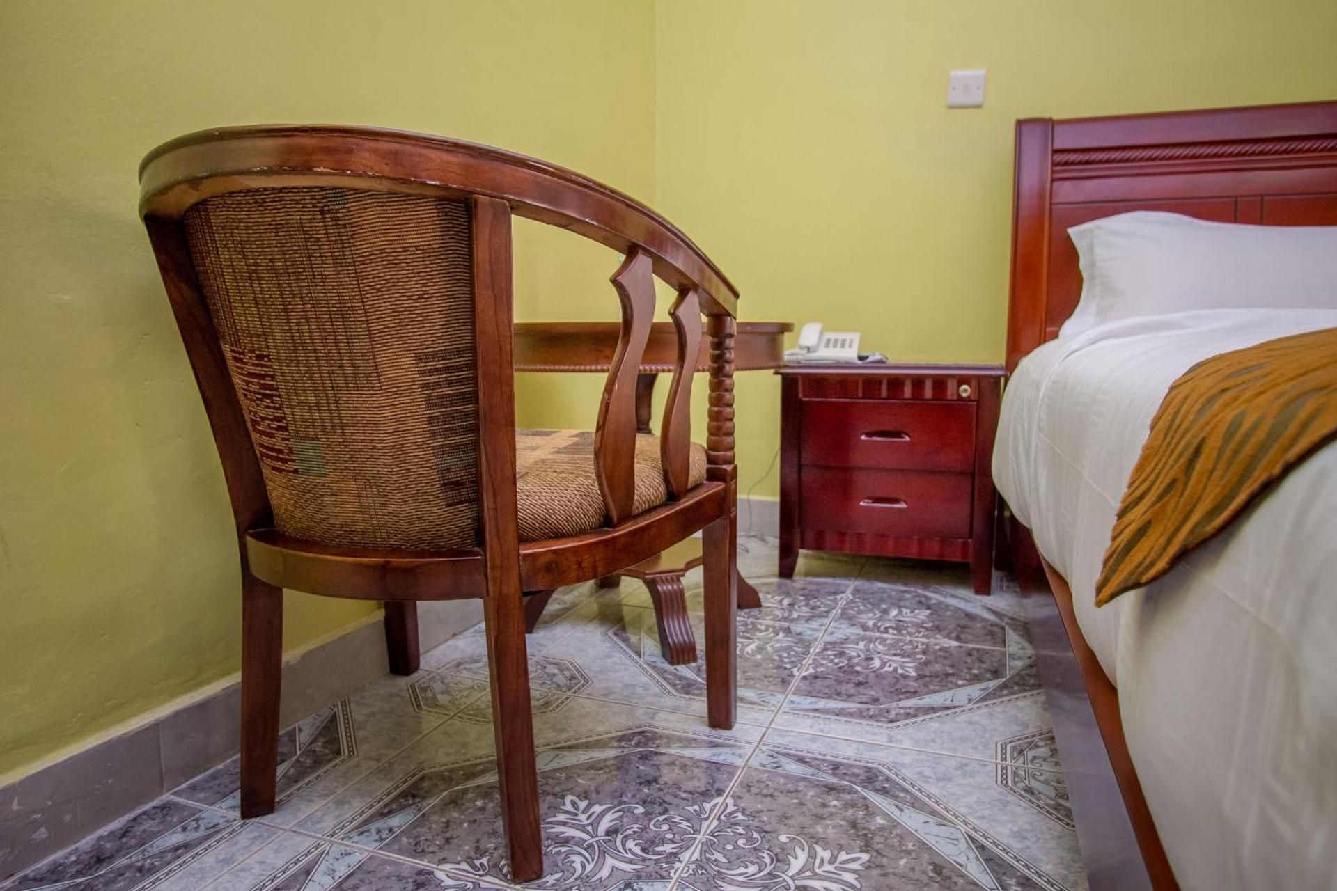 Tuzza Hotel Standard Double Room 3