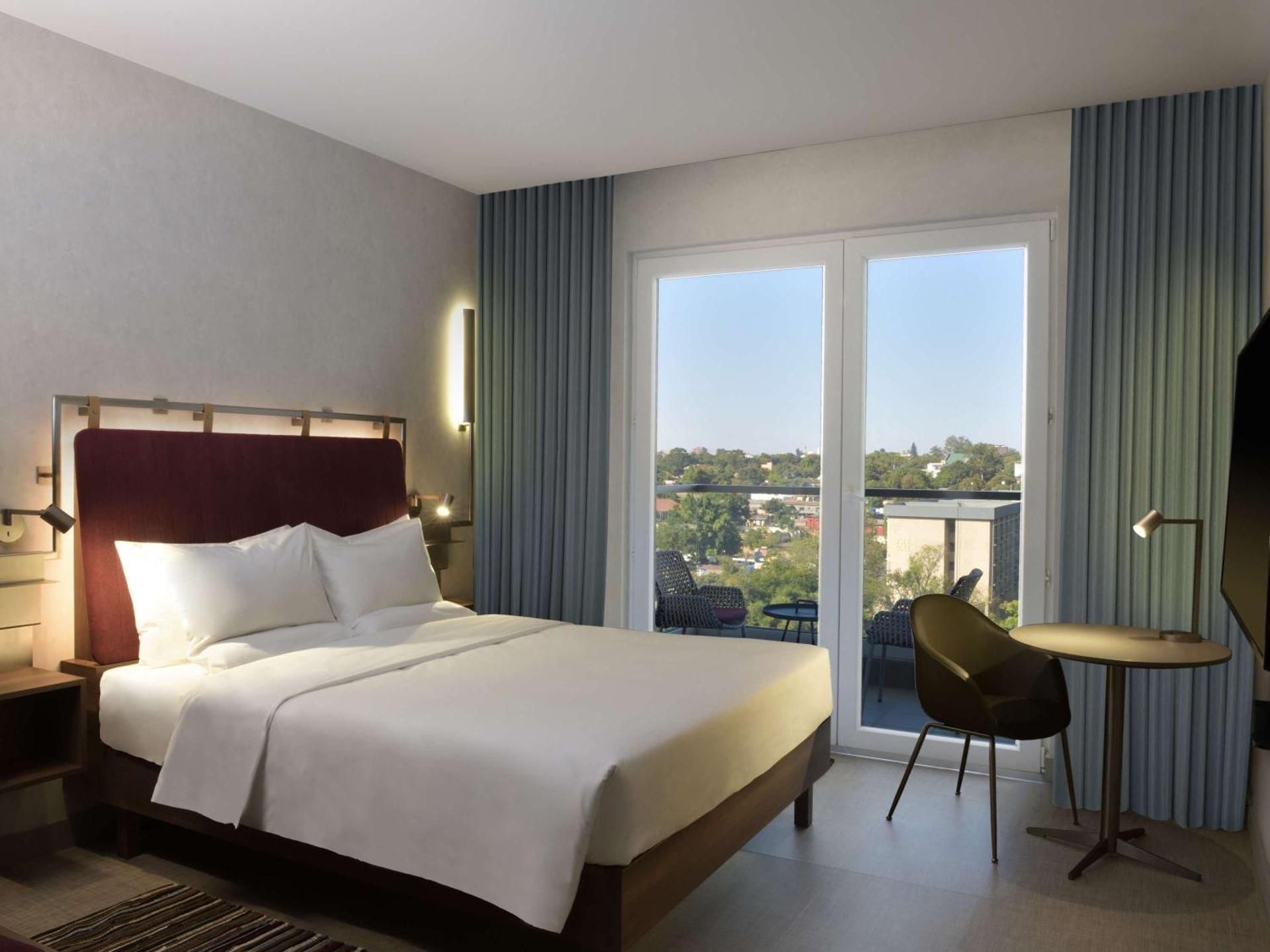 Standard Double Room with Sea View - Mobility Accessible