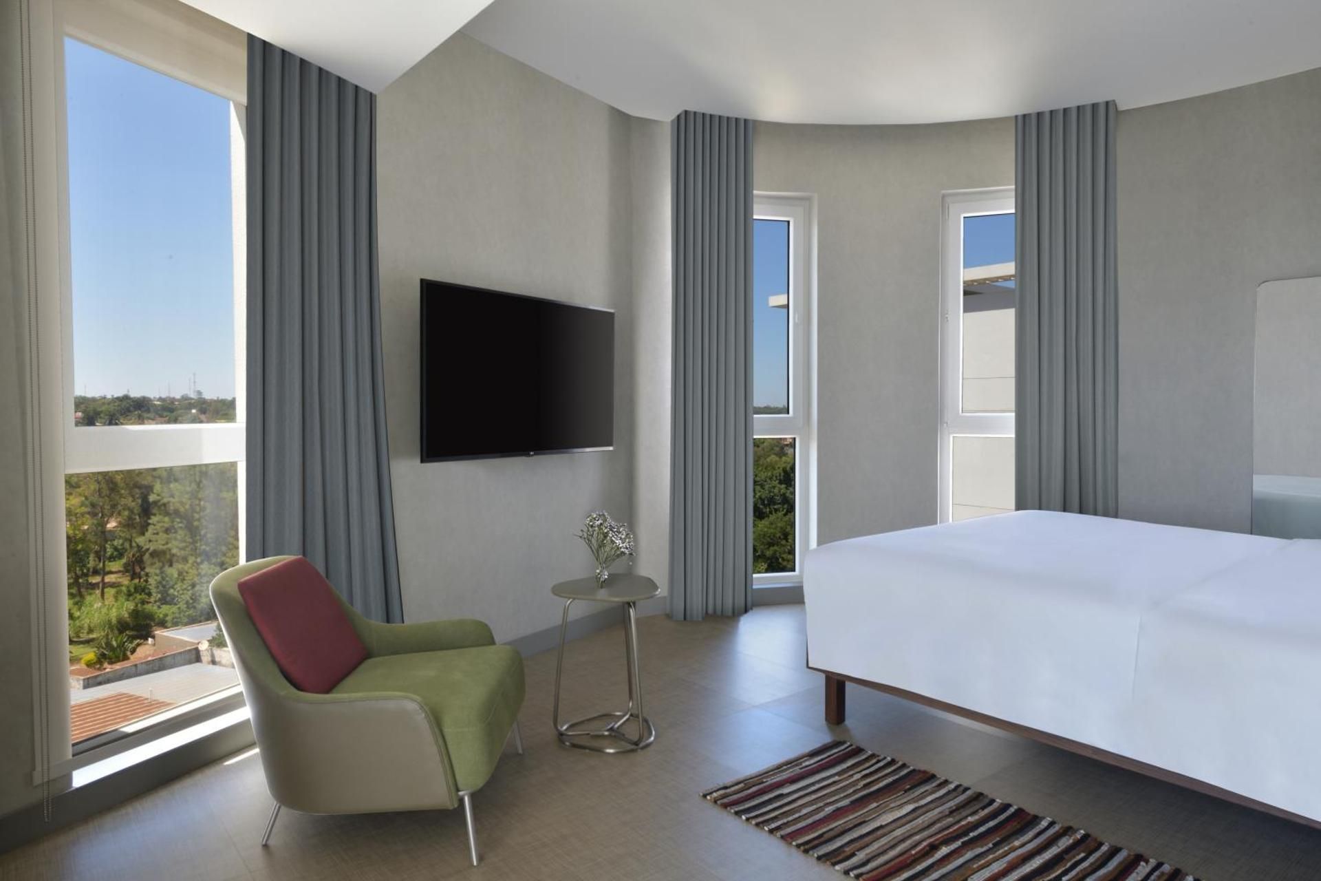 Novotel Lubumbashi Junior Suite with Double Bed - Lake Side