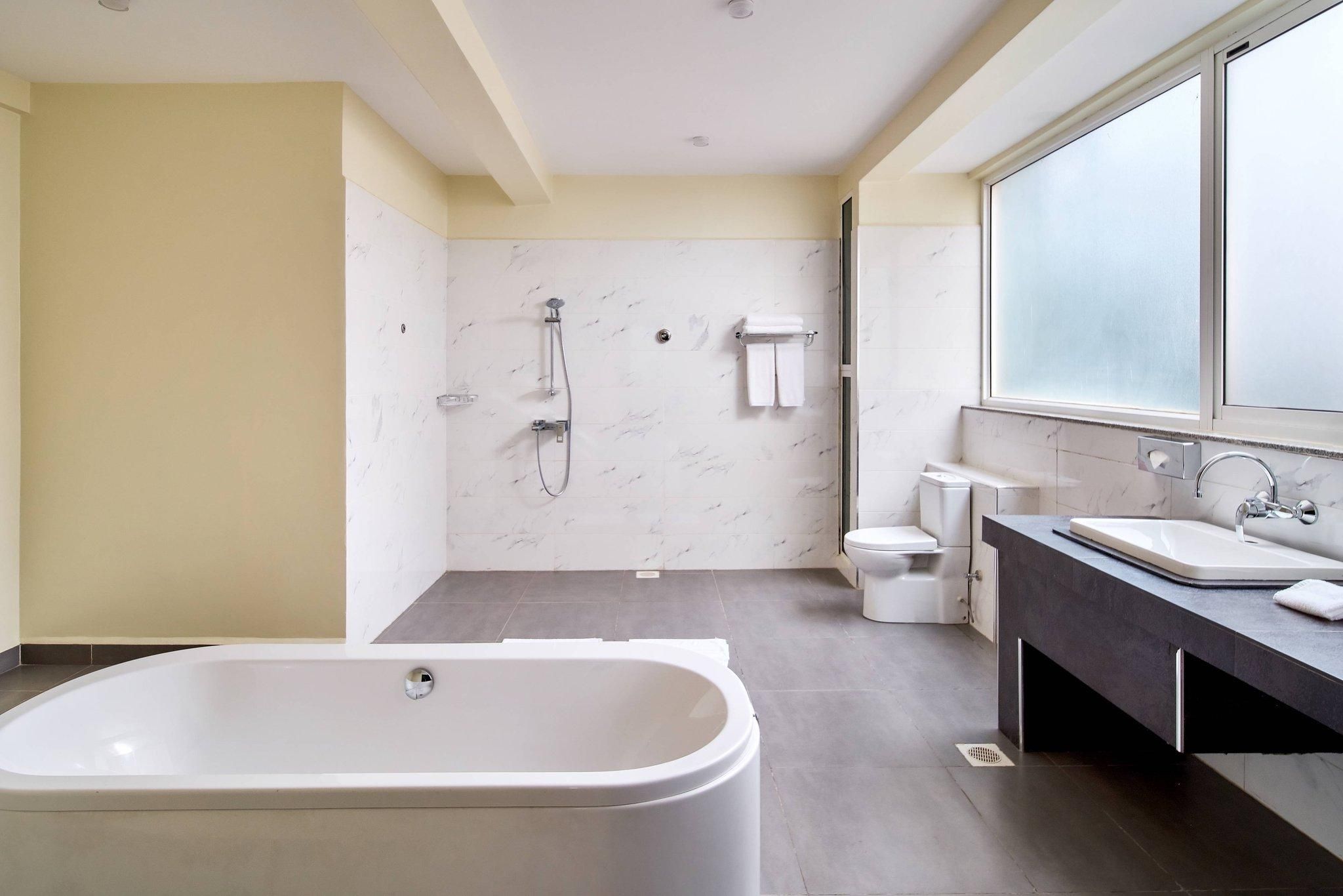 2 Bedroom Presidential Suite, Bedroom 1: 1 King, Bedroom 2: 1 Queen, City view, Balcony