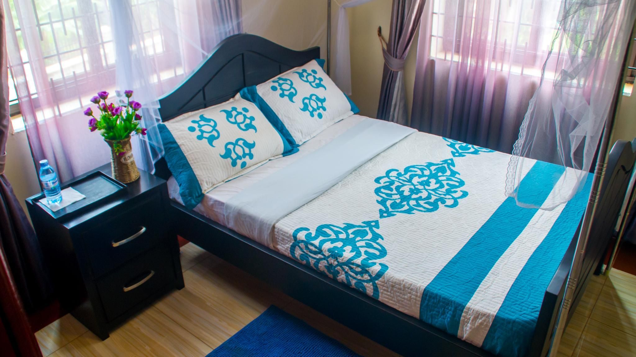 Standard Single Rooms