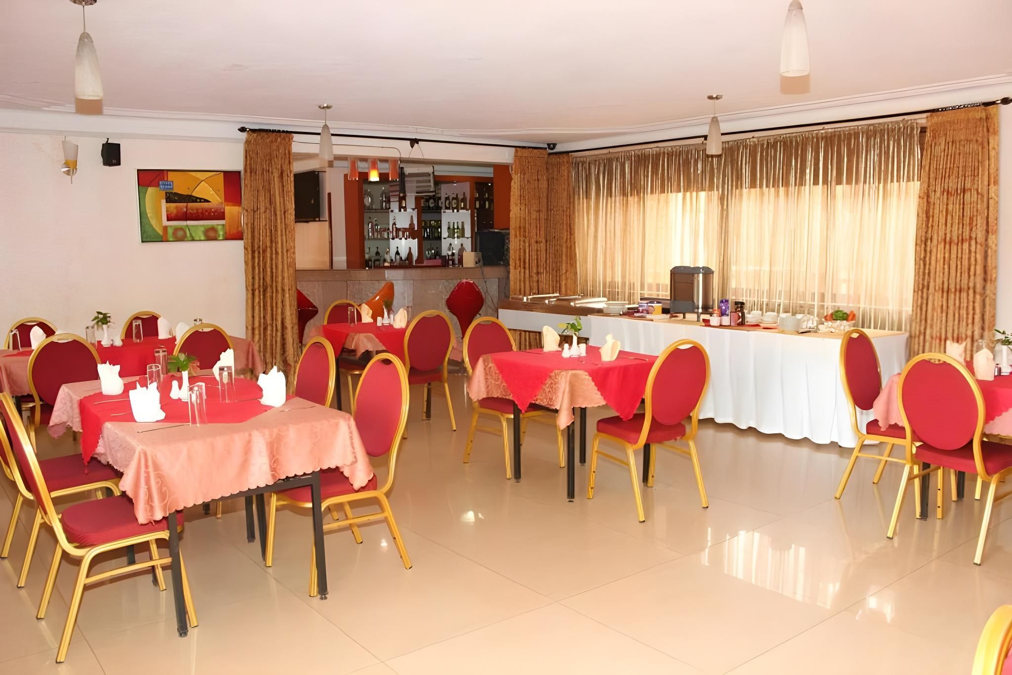 restaurant (private room)