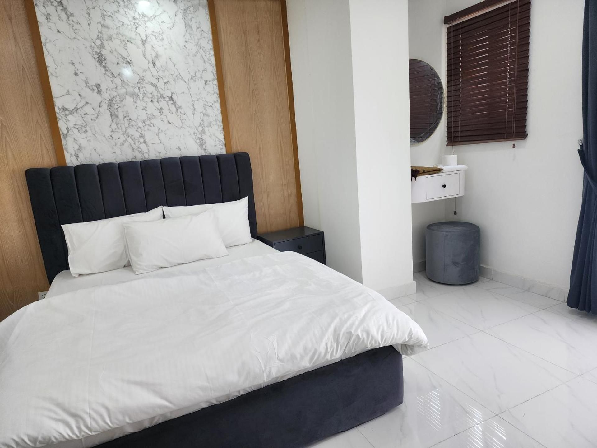 Queen Suite