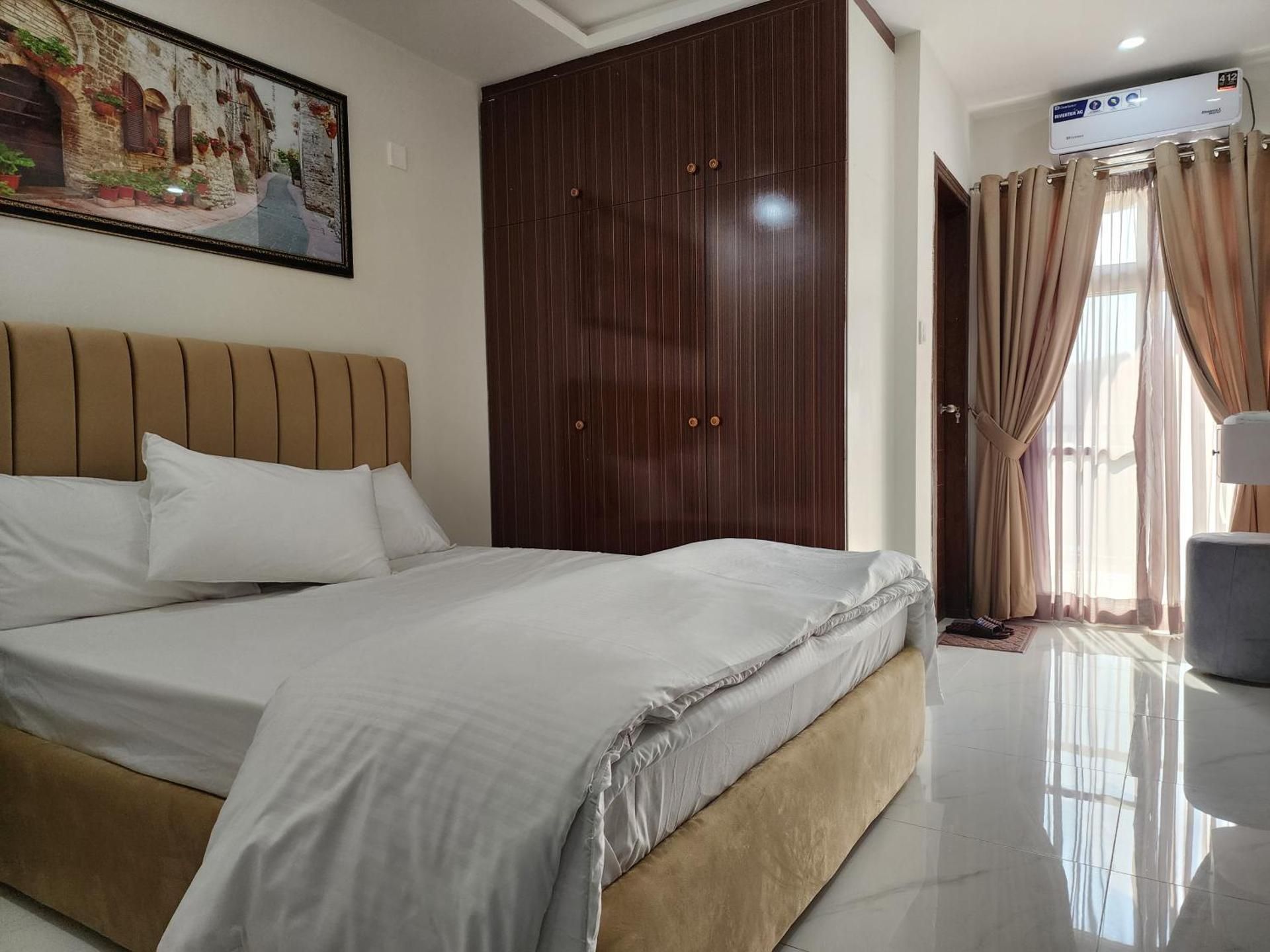 Family Two-Bedroom Apartment with View