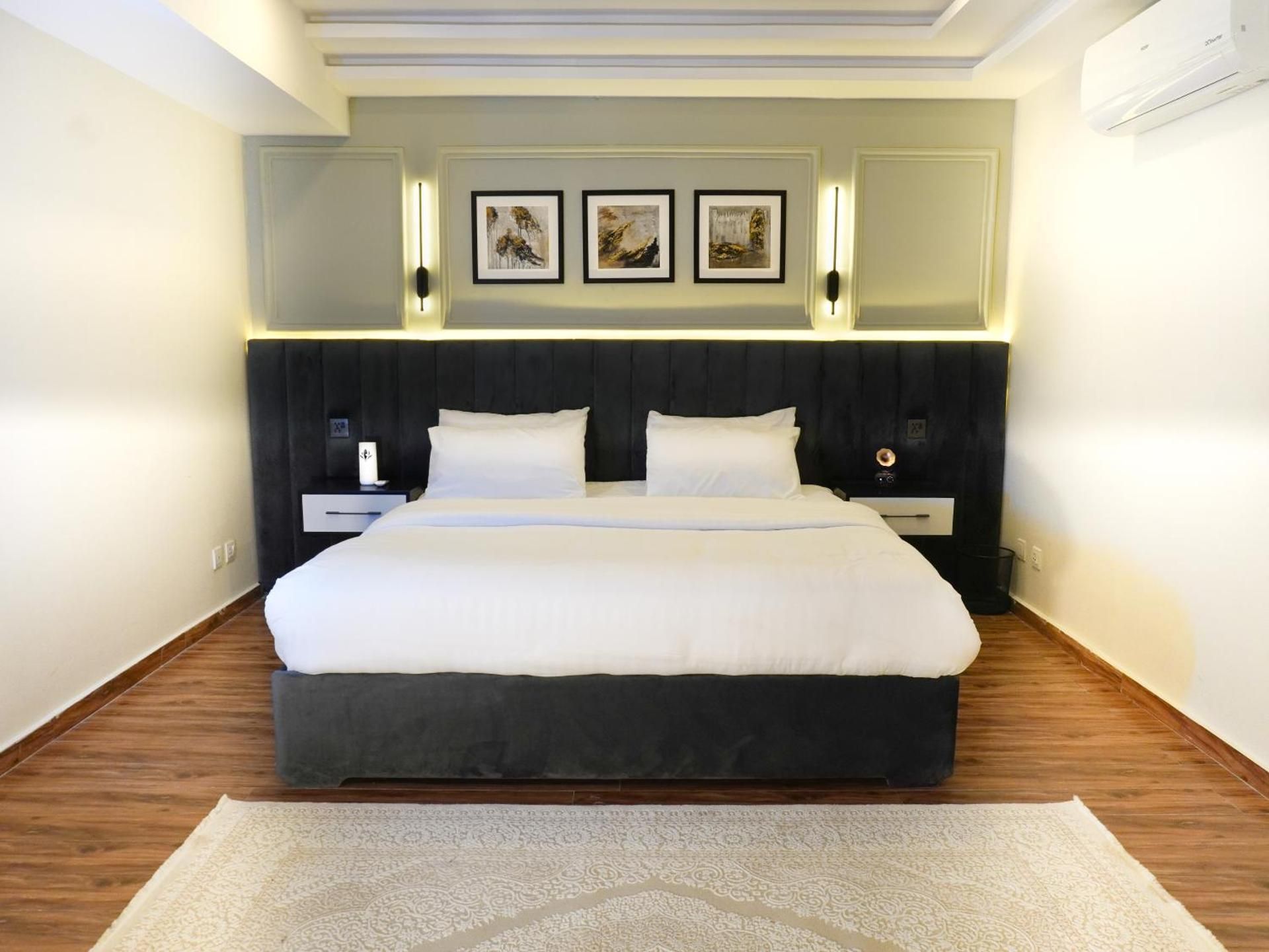 One-Bedroom Apartment - Non-Smoking