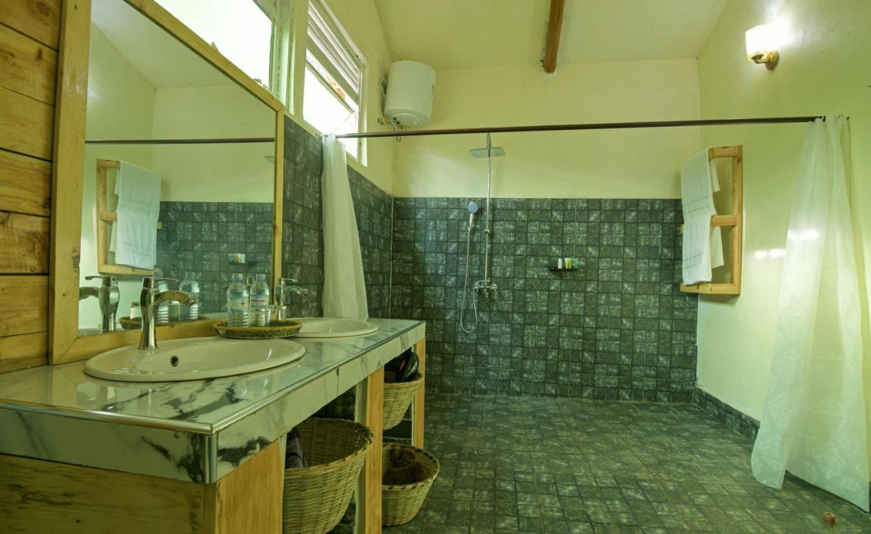 Bwindi Orugano Lodge Family Room 2