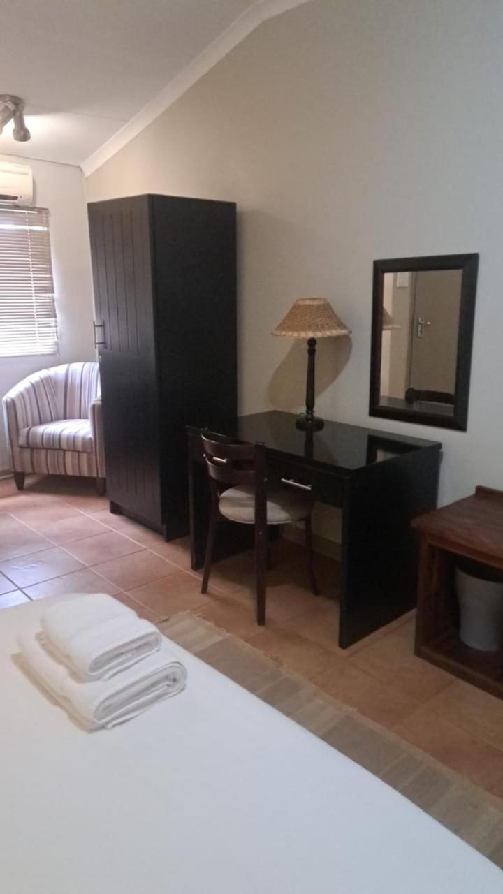 The Gateway Inn Twin Room 2